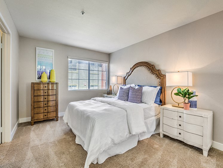 Gorgeous Bedroom at Deerwood, Corona